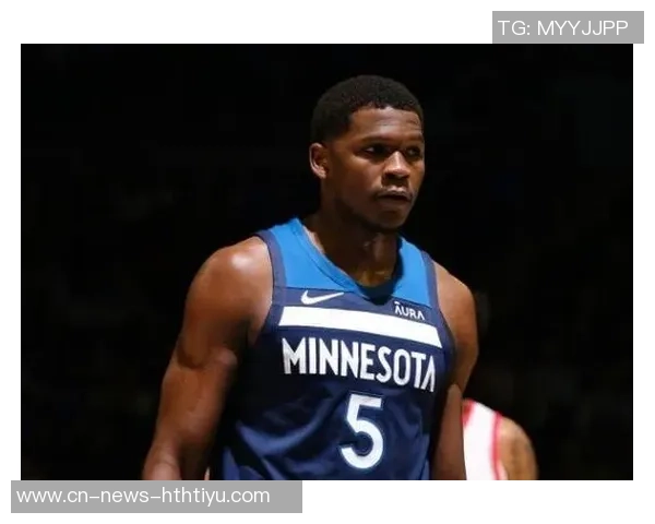 爱德华兹半场火力全开16投10中狂砍29分三分球命中率高达60